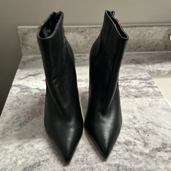 Steve Madden Vira Bootie Black Red and Blue Stripe Size 6.5 - Picture 2 of 6